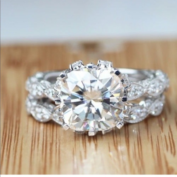 Wedding Ring Set - Picture 2 of 5